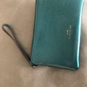 2/30 Coach Wristlet